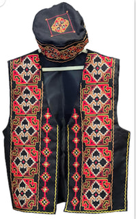 ბიჭის ჟილეტი და ქუდი ( მოქარგული, ქართული ორნამენტი)