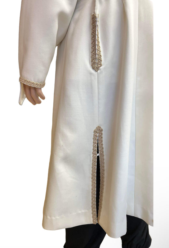 მამაკაცის მოქარგული თეთრი ჩოხა - ახალუხი - ქილები