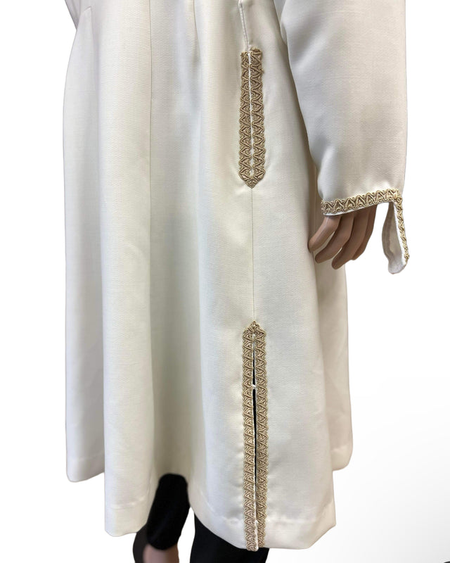 მამაკაცის მოქარგული შალის თეთრი ჩოხა