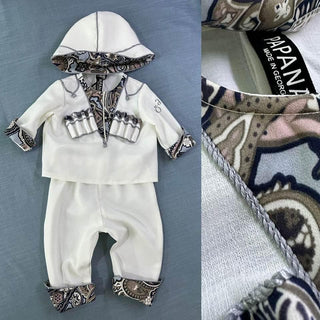 ჩვილის სამოსი (სამეული)