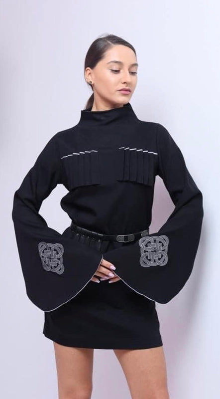 ჩოხა კაბა -გრძელ მკლავიანი, მოკლე კაბა