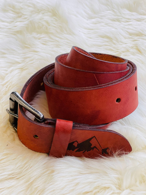 ხელნაკეთი ტყავის ქამარი