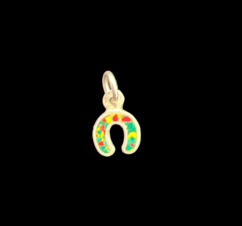 ვერცხლის გულსაკიდი მინანქრით- ქართული ასო "ი"