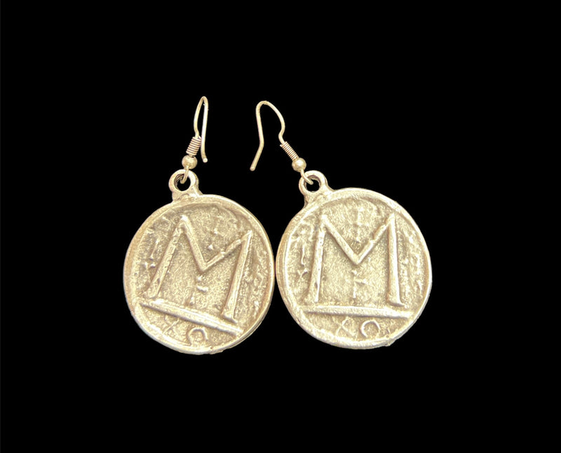 საყურე ტრადიციული ორნამენტით