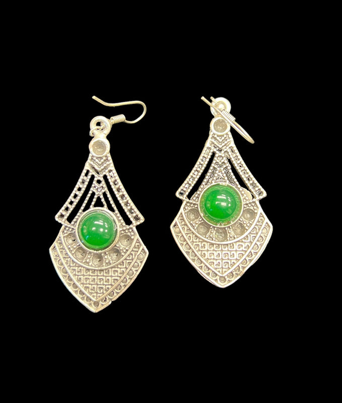 საყურე ტრადიციული ორნამენტებით