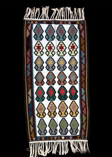 ხელნაკეთი ფარდაგი