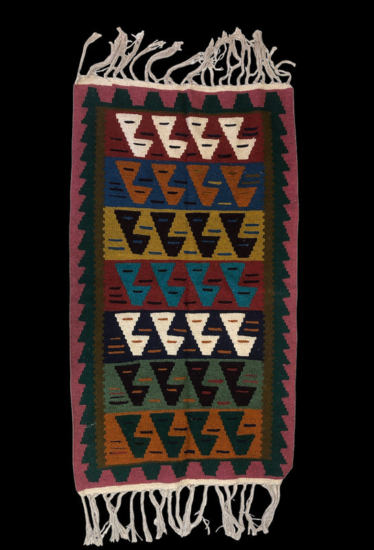 ხელნაკეთი ფარდაგი