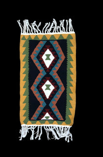 ხელნაკეთი ფარდაგი