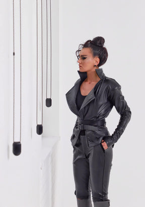 M.G.  მოსაცმელი