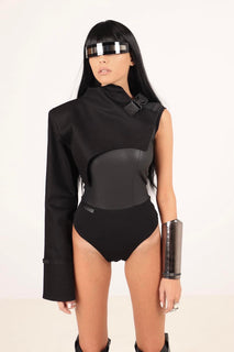 M.G. შავი მოკლე მოსაცმელი